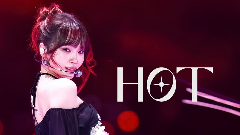 [4K] 251206 김채원(CHAEWON) - HOT| 직캠 FANCAM | AAA 2025