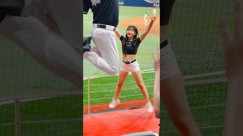 단장님의 점프 1열 직관 #김진아 #김진아치어리더#ktwiz #kt위즈 #kt위즈치어리더