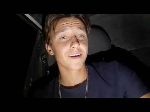 Охранники!.  Маньяк? Жесть .