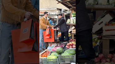 ВЛАДЕЛЕЦ МАНГАЛА НА МАЙСКИЕ #юмор #шашлык  #праздник #питер #рынок