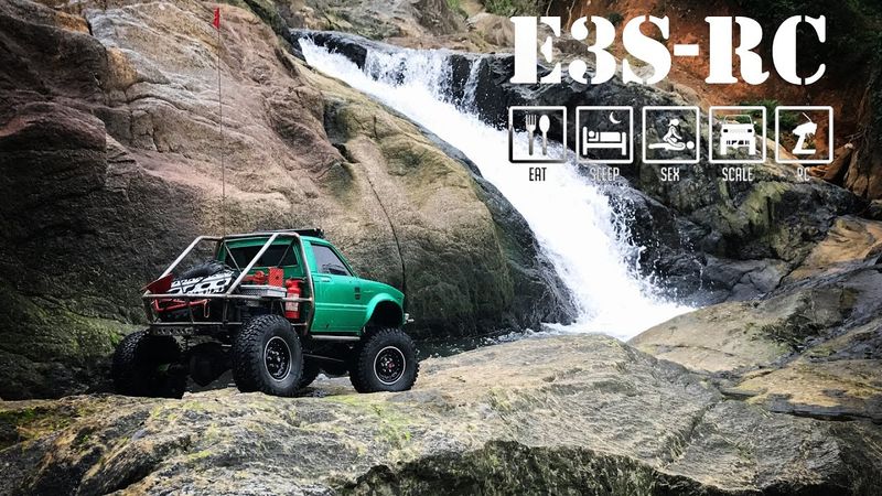E3S-RC /TOYOTA Hilux Truggy SCX 10 /SCALE RC TRUCK - 4X4 Crawling the river rocks #1