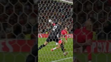 Cristiano Ronaldo bicycle kick goal! 😍