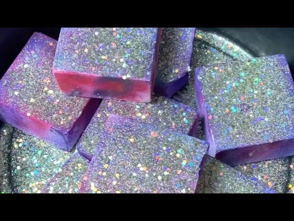 Tie-Dye Sprayed Glittery Freshies