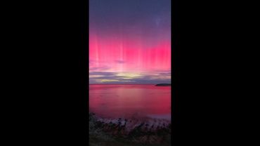 Celestial Spectacle: Aurora australis dazzles South Australia