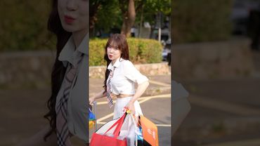 多慧超忙上午工作結束又接著趕到球場繼續上班 一來就收到超多粉絲送的禮物😄@lee_dahye #李多慧 #이다혜 #cheerleader #fancam #shorts