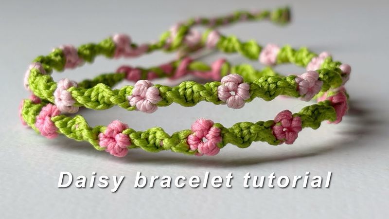 How to make macrame spiral daisy bracelet || yarnivora