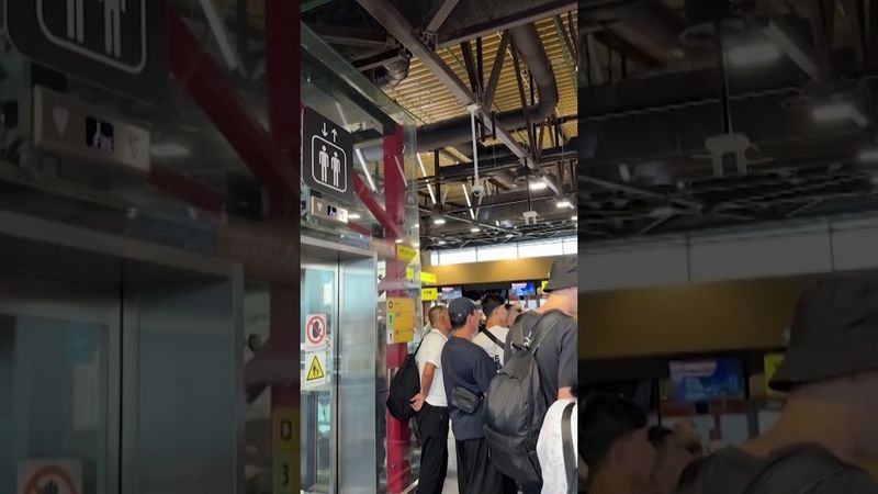 Аэропорт Сочи закрыли для полетов