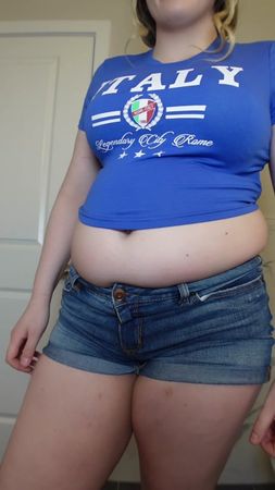 Is this outfit okay for grocery shopping? 💞 #stuffedbelly #bigbelly #...