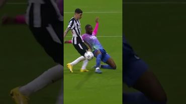 INCREDIBLE defensive masterclass! 😱