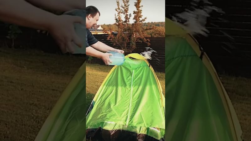 ТРИ ПАРНЯ, ОДНА ПАЛАТКА  #chuckreview #tiktok #юмор #unboxing #humor #youtubeshorts #memes