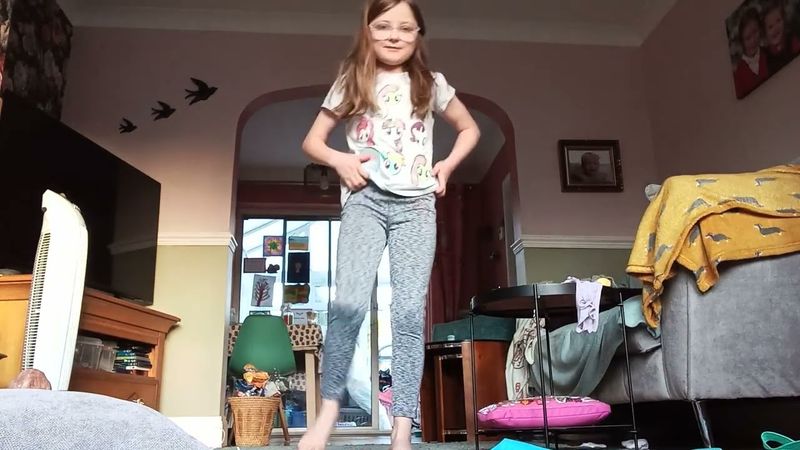 Sister gymnastics challenge😁😅