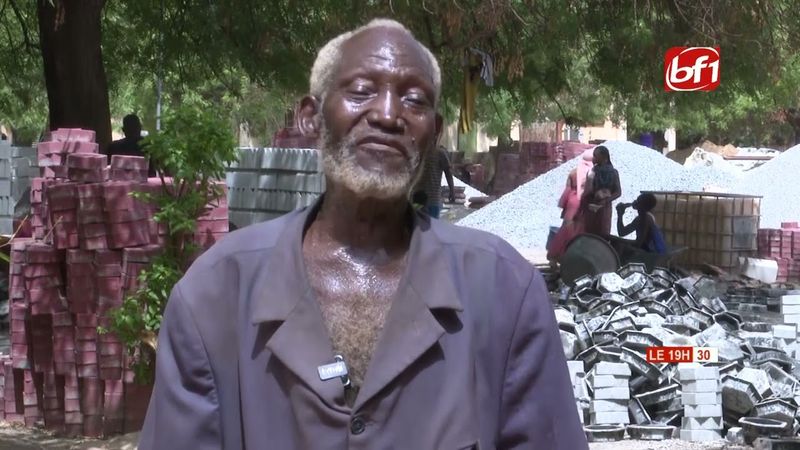 Patriotisme Burkina : Un sac de ciment du vieux Tinkuilga NANA pour  Faso Mêbo