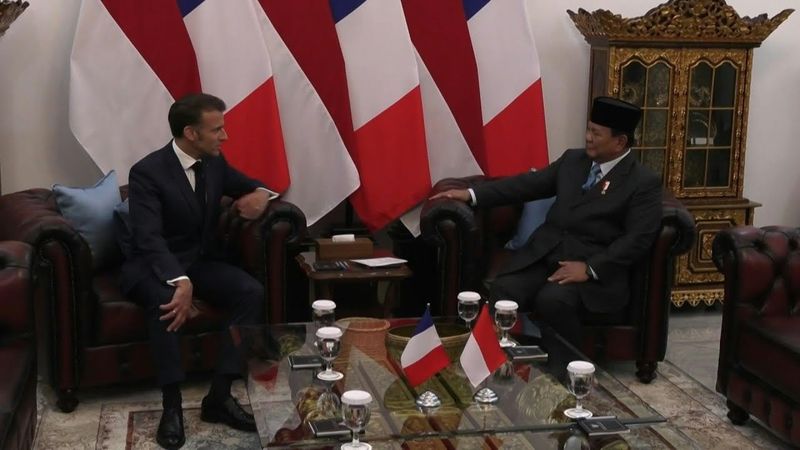 Macron says France 'strengthening' its ties with Indonesia | AFP