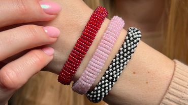 DIY Stretchy Beaded Bracelet with Fishing Line | Reversible Pattern