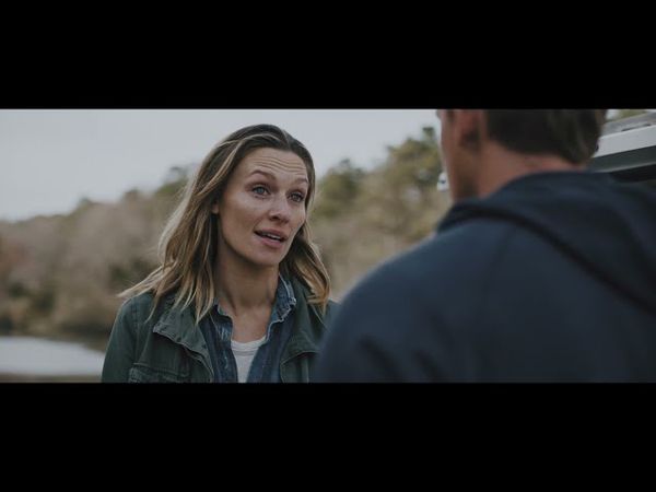 Остров сводит своих жителей с ума! ЗВУК ОСТРОВА БЛОК (2020) ТРЕШ ОБЗОР фильма.