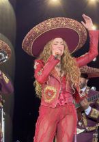 ¡Shakira, hermana, ya eres mexicana! 🌟 El poder de su voz es surreal…...