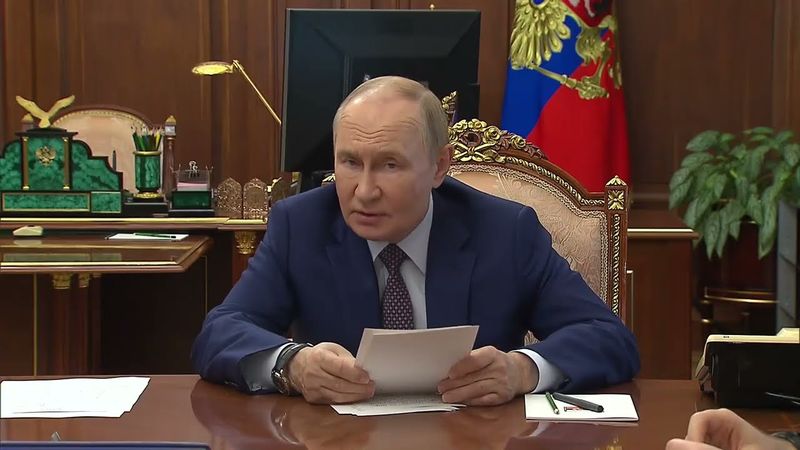 Владимир Путин: Экономика крепнет, инфляция падает, безработица — исторический минимум
