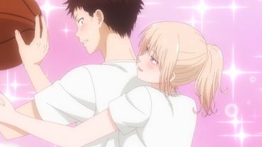 Помогла пареньку потренировать бросок