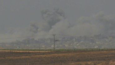 Heavy smoke billows amid Israeli operations and aid airdrops in central Gaza | AFP