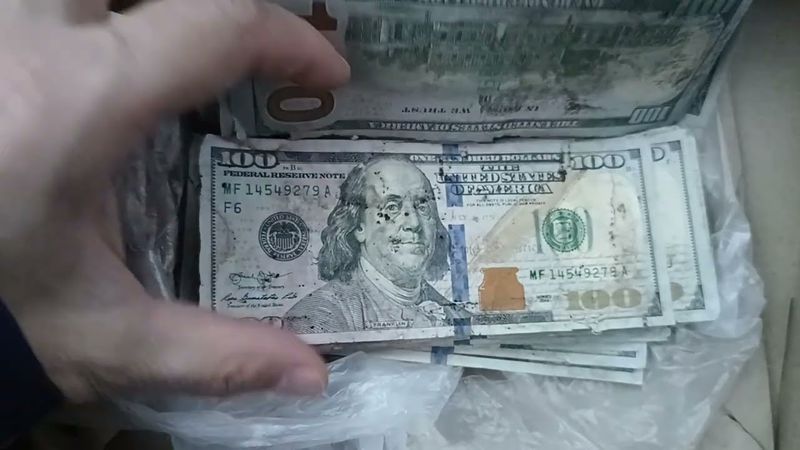 Запрівші долари!