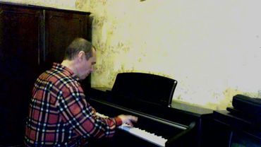 Танго Por Una Cabeza. Композитор Carlos Gardel. Исполняет Андрей Малков.