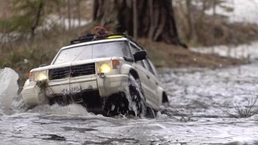 RC Mitsubishi Pajero wagon Off Road Trail run - Element Enduro IFS