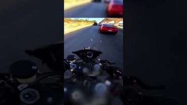 Он и весь интернет поставили лайк этой ситуации 🚗🏍️👍
