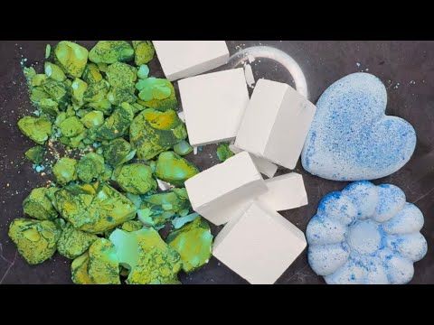 Dyed Jumbo Gym Chalk with Plain Chalk + Blue Reforms