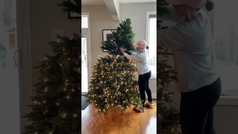 Olha só essa árvore de Natal modular! 😍 #casa #decoracao #papainoel #brasil