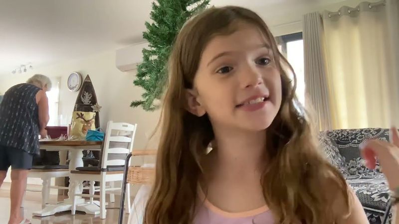 𝕞𝕒𝕜𝕚𝕟𝕘 𝕄𝕐 ℂ𝕙𝕣𝕚𝕤𝕥𝕞𝕒𝕤 𝕋ℝ𝔼𝔼