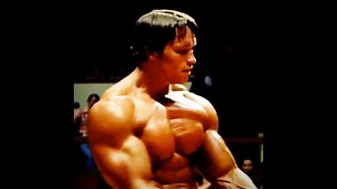 Arnold Schwarzenegger posing #shorts #trending #viral #bodybuilding