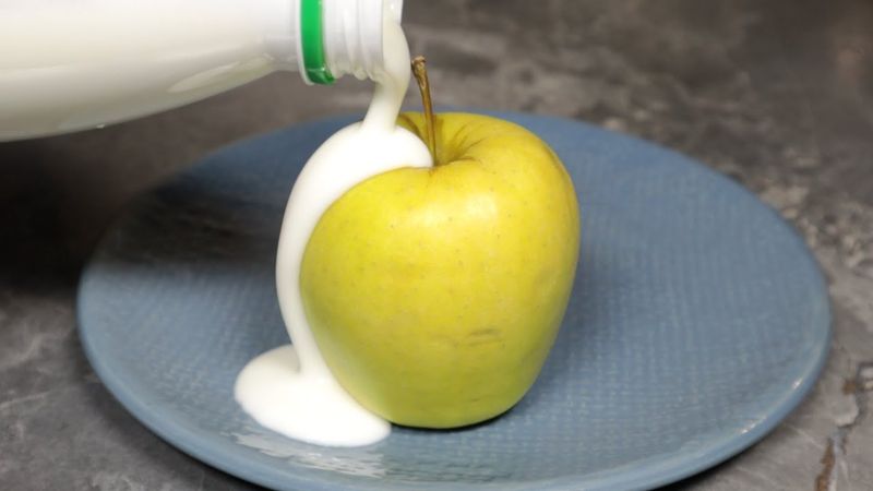 Беру яблоко, кефир и 10 минут. Забытый советский рецепт, а зря. Век живи век учись