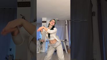 Gimme gimme more 💚 #dance