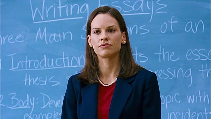 Она ДОБИЛАСЬ уважения УЧЕНИКОВ, которых ВСЕ боялись. Краткий пересказ