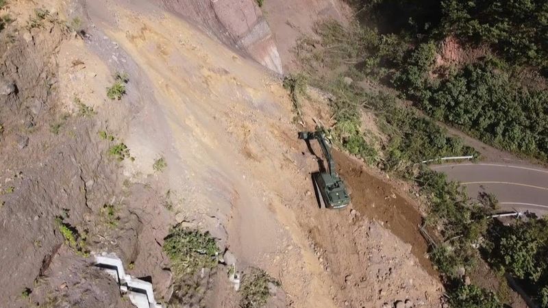 Clean-up begins after series of earthquakes shake parts of Guatemala | AFP