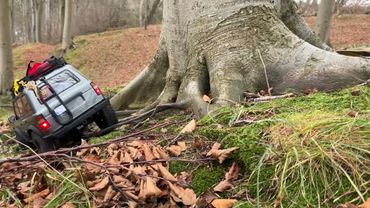 FMS FCX10 LC80 Land Cruiser first run with e few Mods - asmr