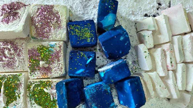 Bright blue with meting plain + ufffff Bonus part 😷😷😷😷