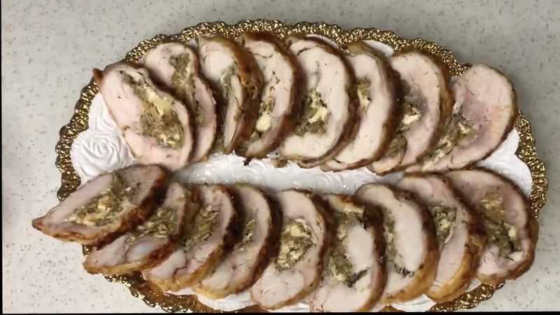 РУЛЕТ куриный с грибами и сыром Очень вкусный , ароматный и сочный
