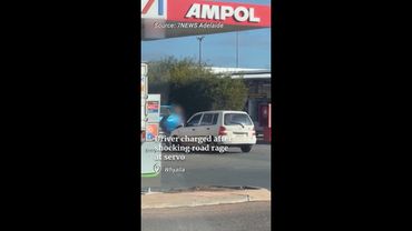 Road rage driver repeatedly runs into a car at a Whyalla servo (7NEWS)