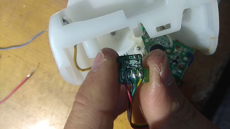 Air Wick не принимает баллоны, горит красная лампочка. Лучшее решение.