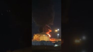 ‼️СРОЧНО‼️ В поселке Волна Темрюкского района загорелся резервуар с нефтепродуктами.