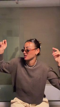 #liamizrahi #thegirlwhovibesinthebathroom #vibe 