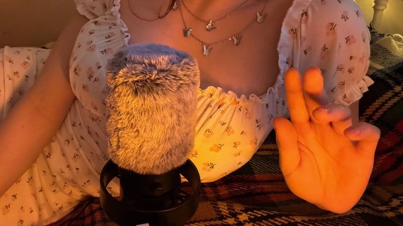 ꒰¿TE QUEDAS A DORMIR CONMIGO?꒱ susurros suaves en tu camita ASMR 𝜗𝜚