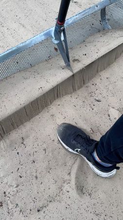 Чистка пляжа совком - От потерянных подсвечников