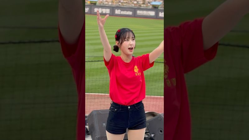 해병대 목소리 더 크게 #김한슬 #김한슬치어리더#ktwiz#kt위즈 #kt위즈치어리더