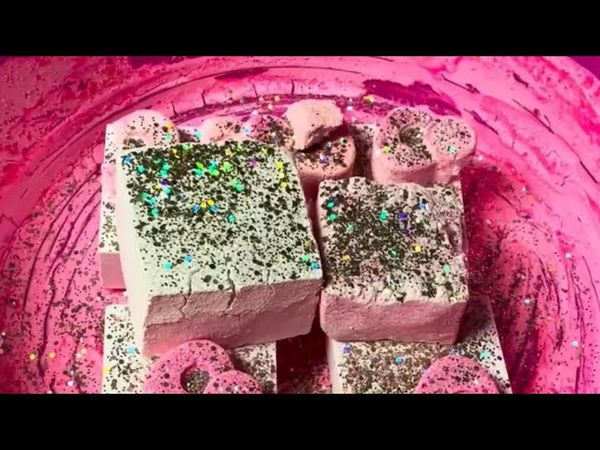 Powdery Chalk & Fresh Crunchy Chalk in Pink Pasted Bowl 