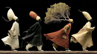 Saffron and Smoke | Surreal AI Dance Video 4K