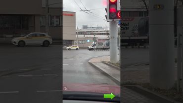 "Стрелка" = "Уступи дорогу" + "Можно повернуть". Именно в этой последовательности.#shorts #short