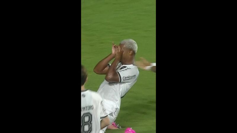 Gol de Cuiabano para o Botafogo contra o Sport