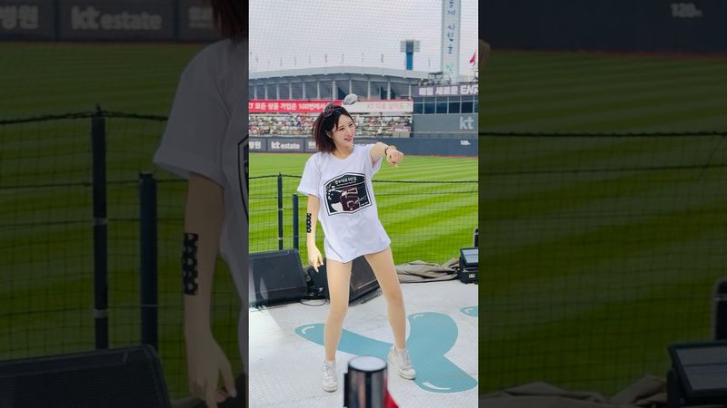 롱다리 미녀 #이금주 #이금주치어리더#ktwiz #kt위즈 #kt위즈치어리더